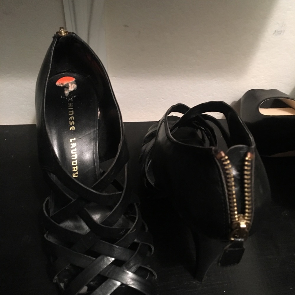 Black criss cross